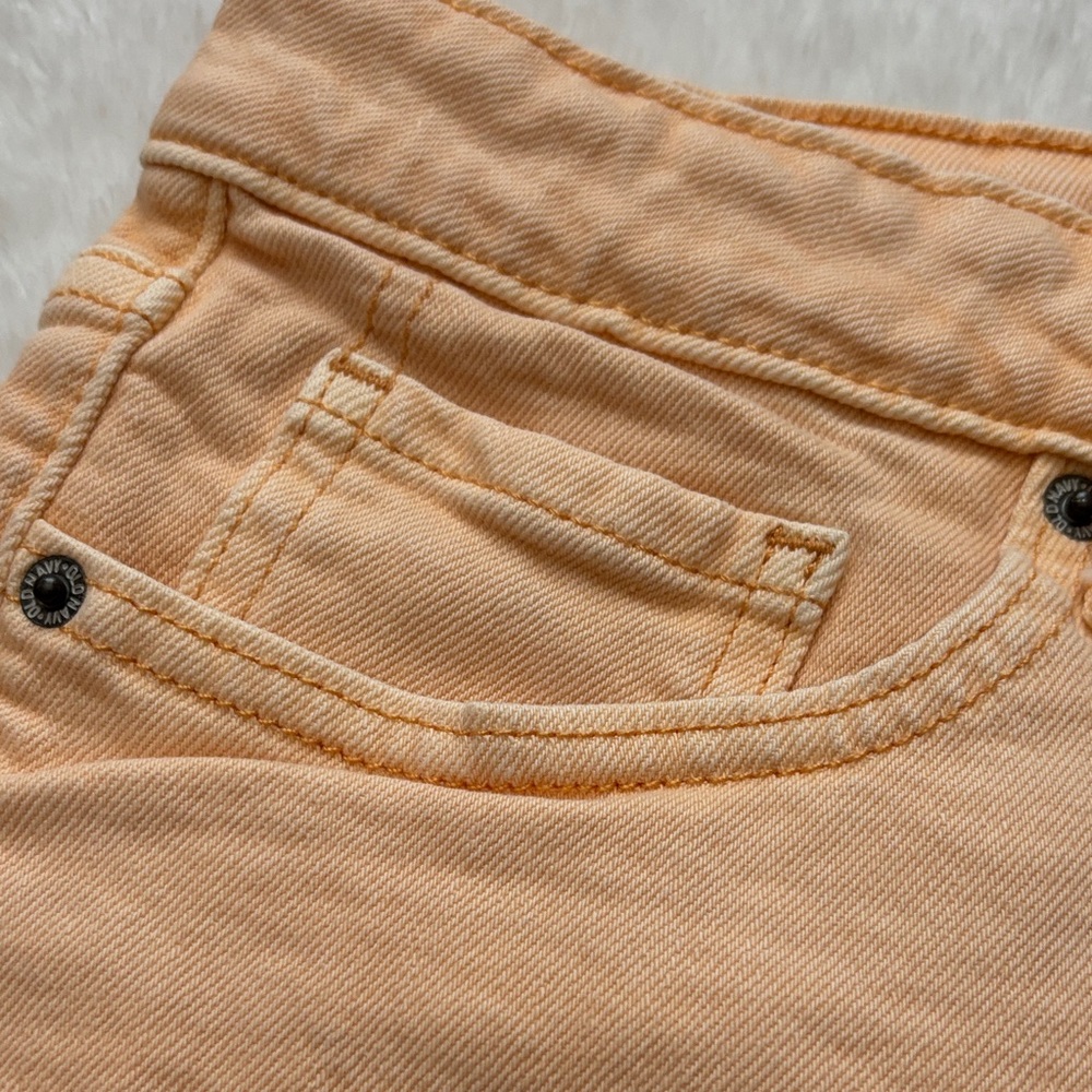 Old Navy Peach Frayed Women’s Shorts - Picture 3 of 7